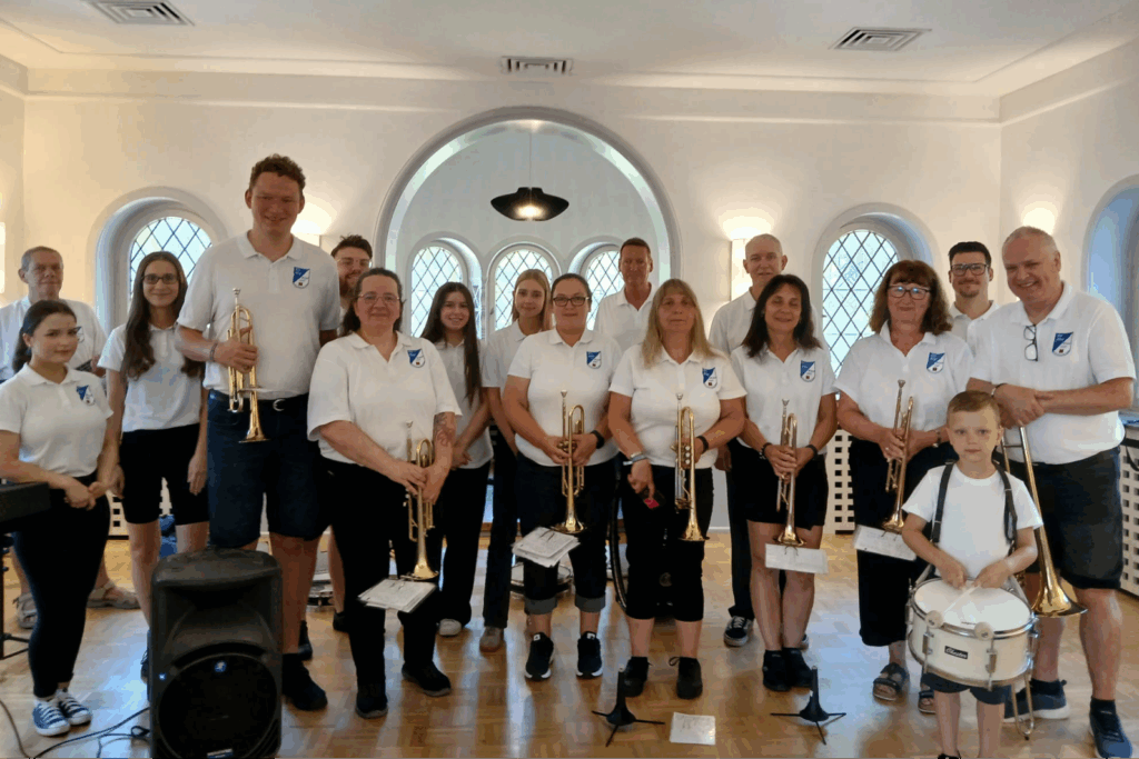 Die BPM Brass-Band mit ihren Instrumenten